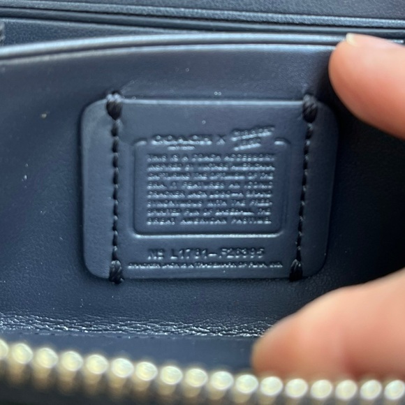 Coach Cracker Jack White Wallet - Picture 4 of 6